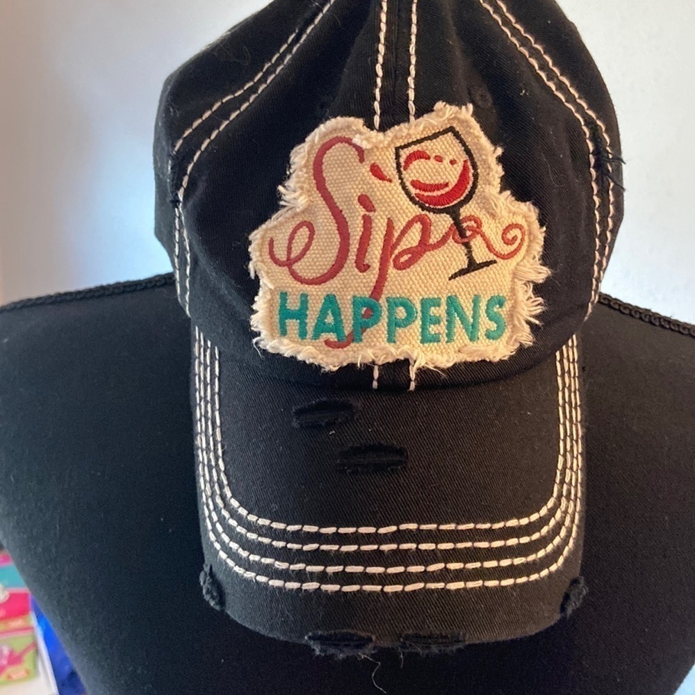 Women’s hat distressed sip happens black T30